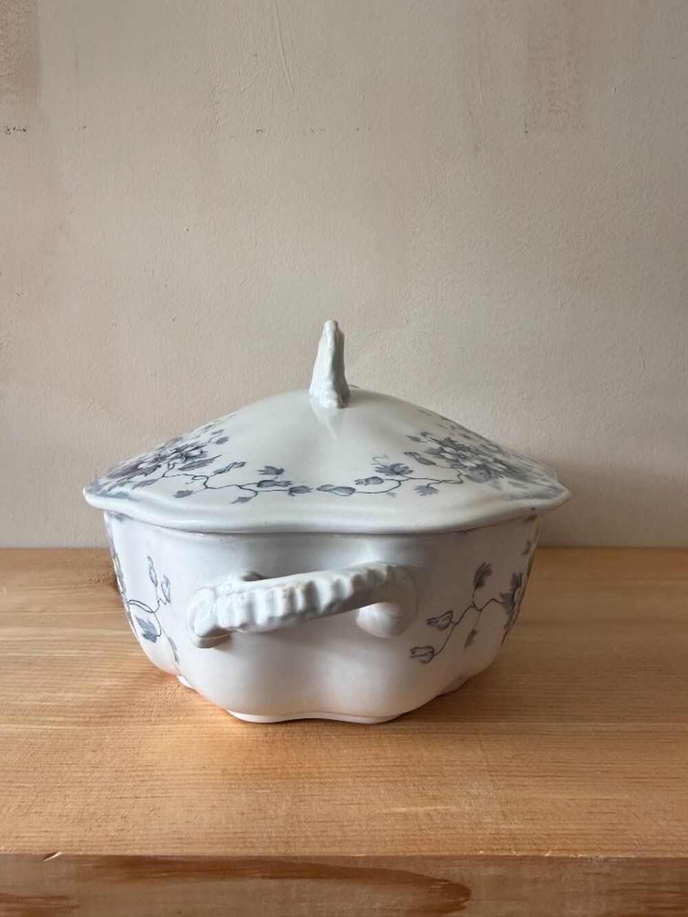 Antique 1893 JHW & Sons Stratford Blue Gray Transferware Tureen | Lidded Dish - Picture 2 of 13